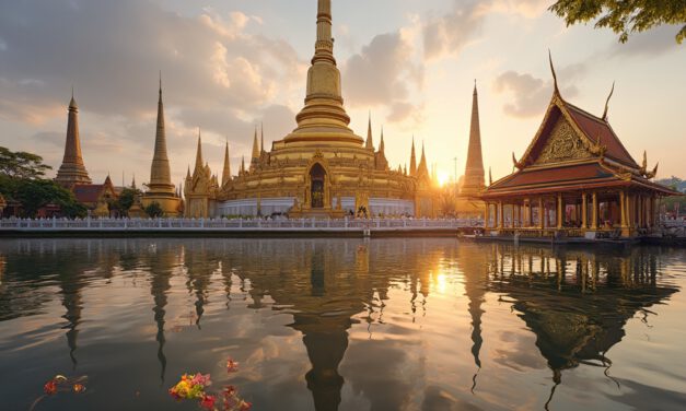 Bangkoks Stadtteile vom Wasser aus entdecken